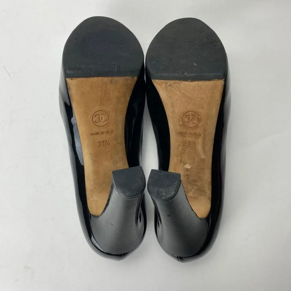 CHANEL Patent Silver Name Plate Chrome Logo Cap Toe Black Chunky Pumps Size 37.5